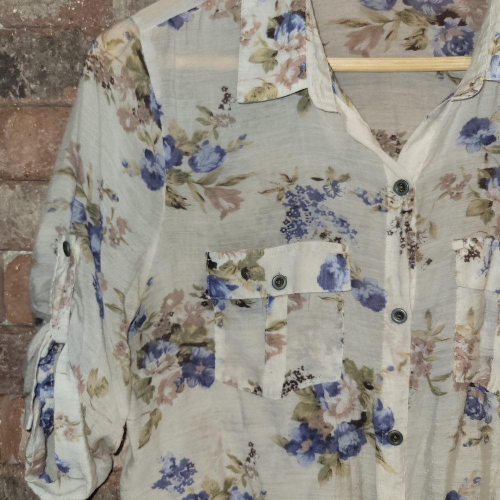 Forever 21 Floral Button-Up Blouse - Blue and Cream - Picture 3 of 5